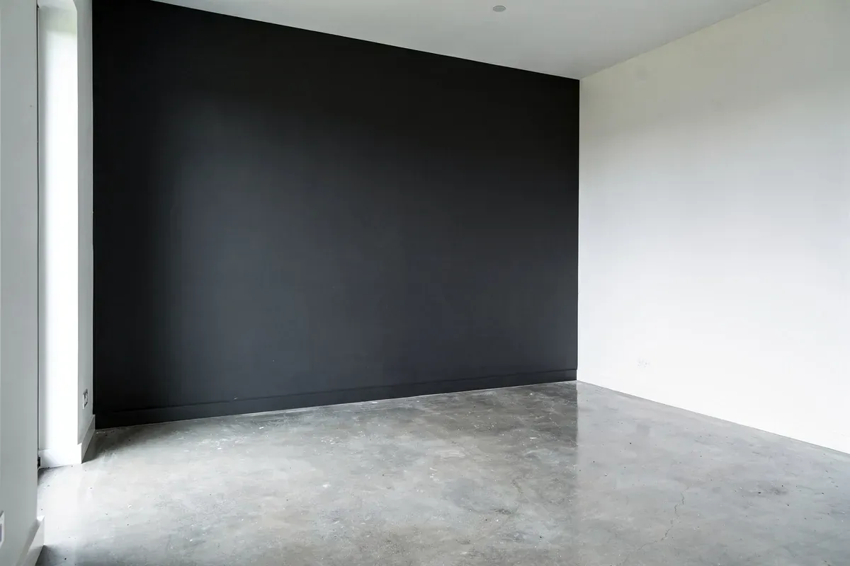 A smooth, flawlessly painted feature wall in a Melbourne home
