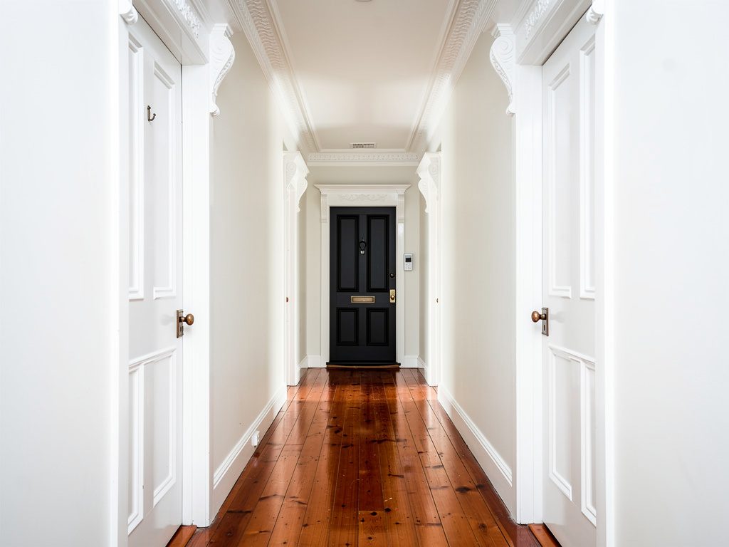 Why Melbourne Weatherboard Houses Peel (And How to Fix It Properly)